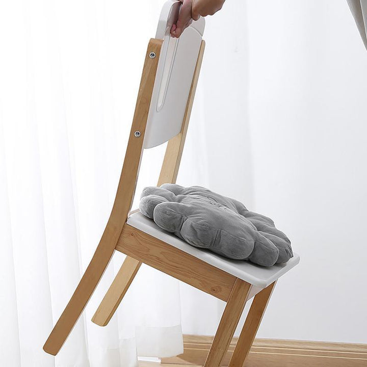 "Halkfria krokar och öglor, PVC, svart/vit för säkert fäste av mattor, stilren design, interiörsäkerhet."