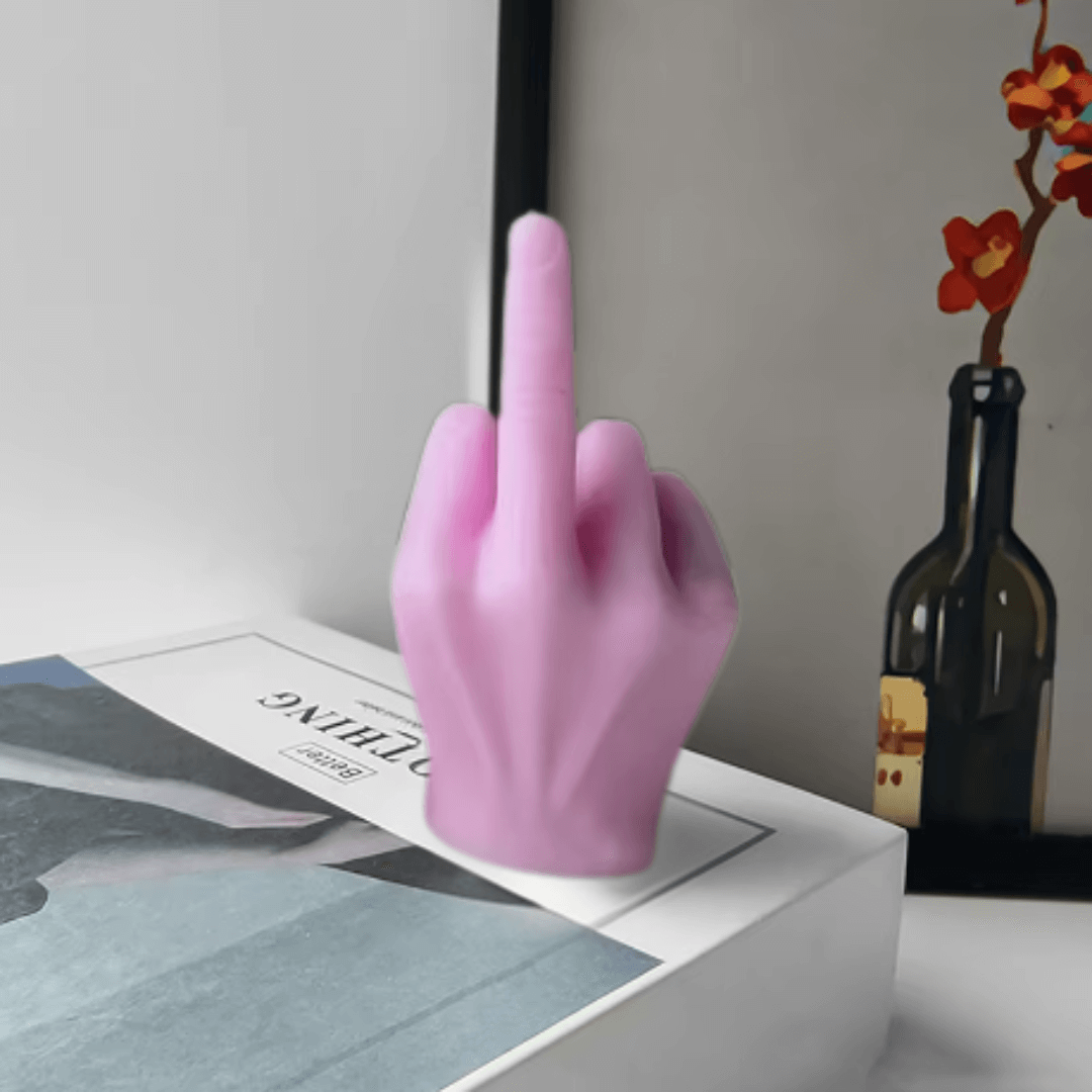 "Handformade doftljus av sojavax med elegant design, 3 unika parfymer; perfekt för hem och inredning."