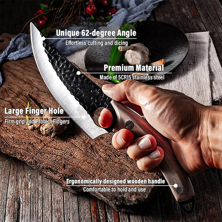 "Handgjord japansk kökkniv med ultraskarpt stålblad och ergonomiskt trähandtag, designad för perfekt skärprecision."