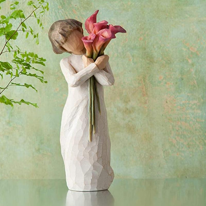 "Handsnidad blomsterdekoration: detaljrika blommor i högkvalitativ harts, perfekt som stilfull inredning eller gåva."