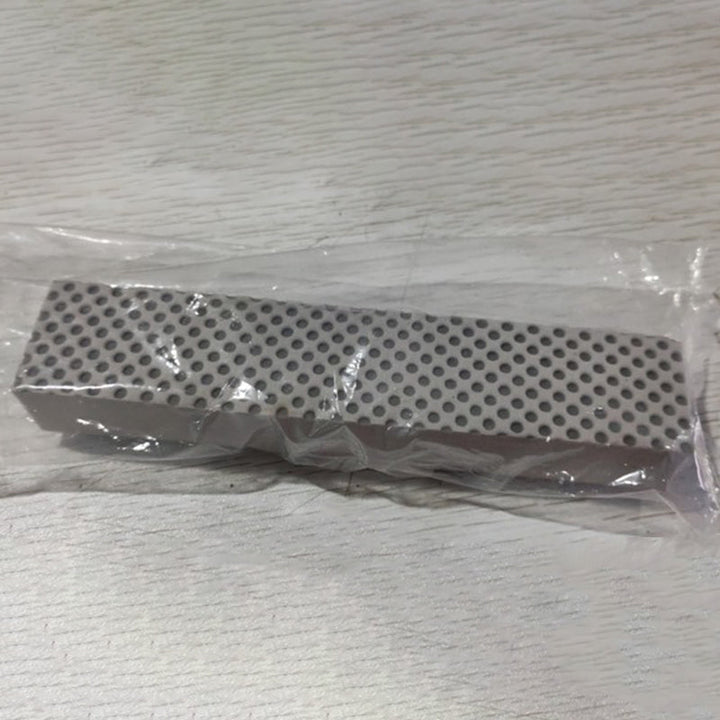 "Handtvättbar vit minimopp med modern vertikal design, mjuk svamp för hög vattenabsorption, perfekt för små ytor."