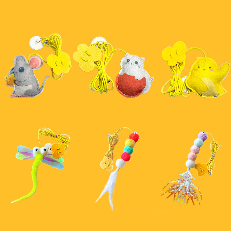 "Hängande kattleksak i plysch med fransar, färgstark design i former av larv och mus, justerbar längd för maximal lek."