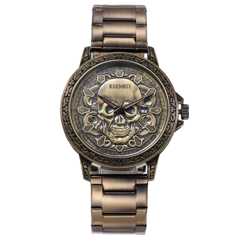 Närbild av Herrens Dödskalle Klocka, visar den graverade dödskallen och visare tydligt