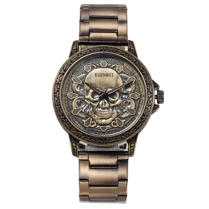 Närbild av Herrens Dödskalle Klocka, visar den graverade dödskallen och visare tydligt