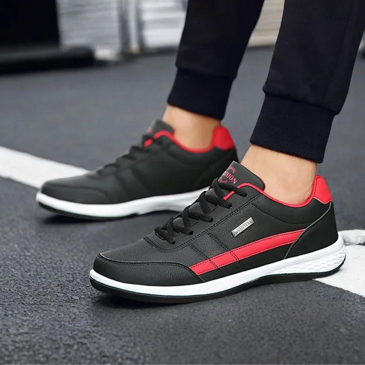 "Herr sneakers med lättvikt och snörning, framifrån, syntetiskt läder och textil, stötdämpande, sportig stil."