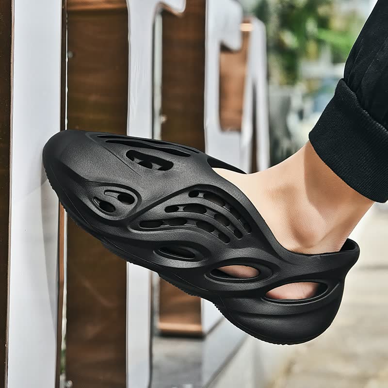 "Herrar andningsbara sommarskor, slip-on, lättviktiga och i olika färger för komfort och stil under varma dagar."