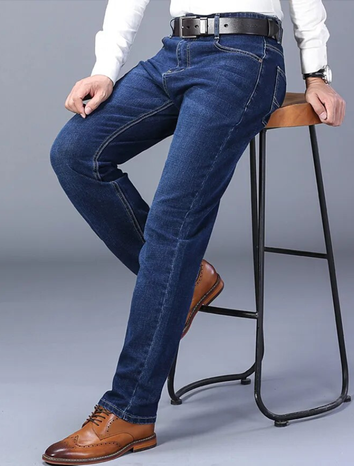 "Herrjeans med stretch och bomull, modern design, flera fickor, trendig passform, idealisk för både vardag och formella tillf