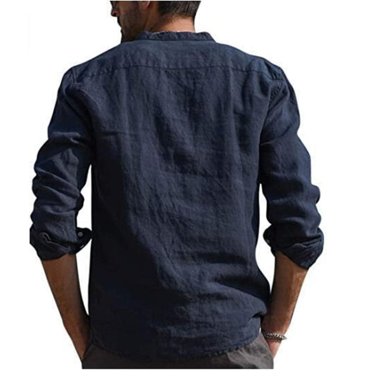 "Herrskjorta av linneblandning med mandarin krage och lång ärm, casual stil. Idealisk för vardag och semiformella tillfällen.