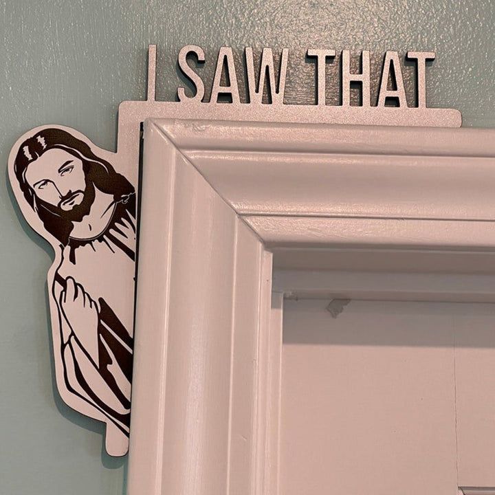"Humoristisk Jesus dörrhängare i trä, rolig heminredning för en lekfull touch, perfekt skämtpresent."