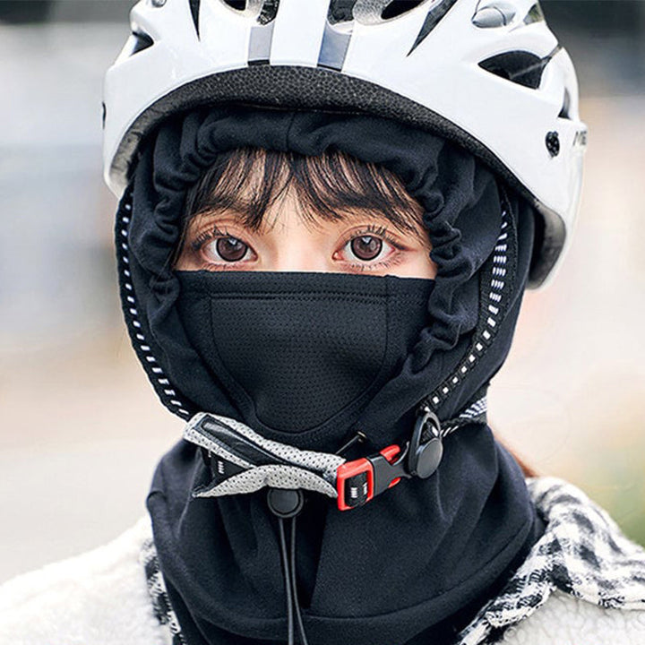 "Huvtröja med ansiktsmask och nackvärmare för vintercykling, i mjukt polyestermaterial, färg svart."