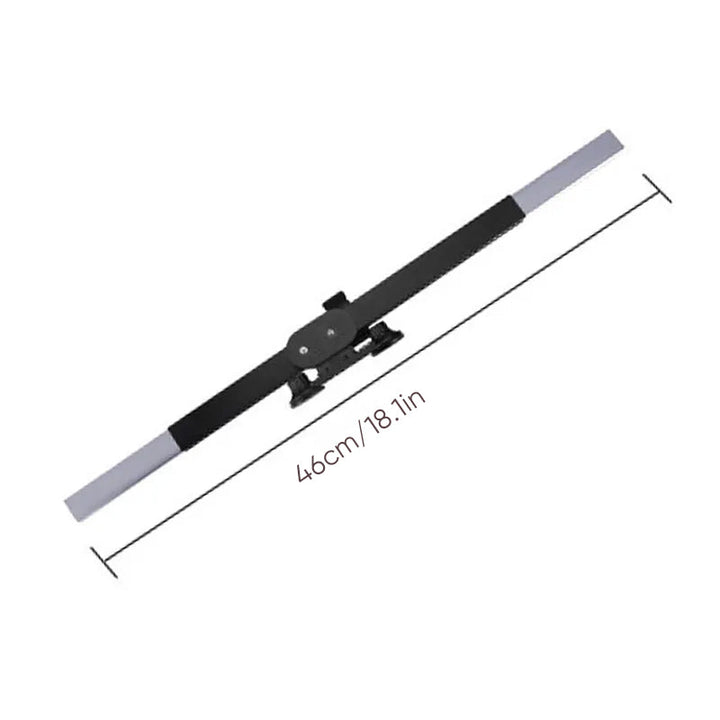 "Infällbart bilsolskydd med reflekterande aluminiumfilm, förstärkt med sugkoppar för enkel montering och förvaring."