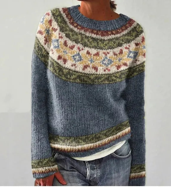 "Ingrid stickad tröja dam, ullblandning, skandinavisk design, vintagecharm, mjuk textur, mångsidig och stilfull."
