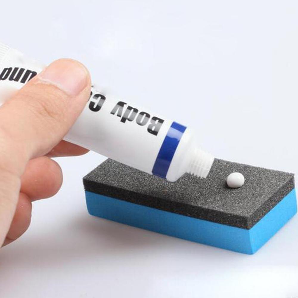 "Innovativ bilskav borttagningsmedel, premiumformel, vit flaska med appliceringssvamp, effektiv omedelbar reptborttagning."