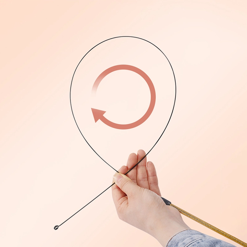 "Interaktiv kattleksak med fjädrar och sugkopp för lekstund. Engagerande färgglad design som stärker kattens instinkter."