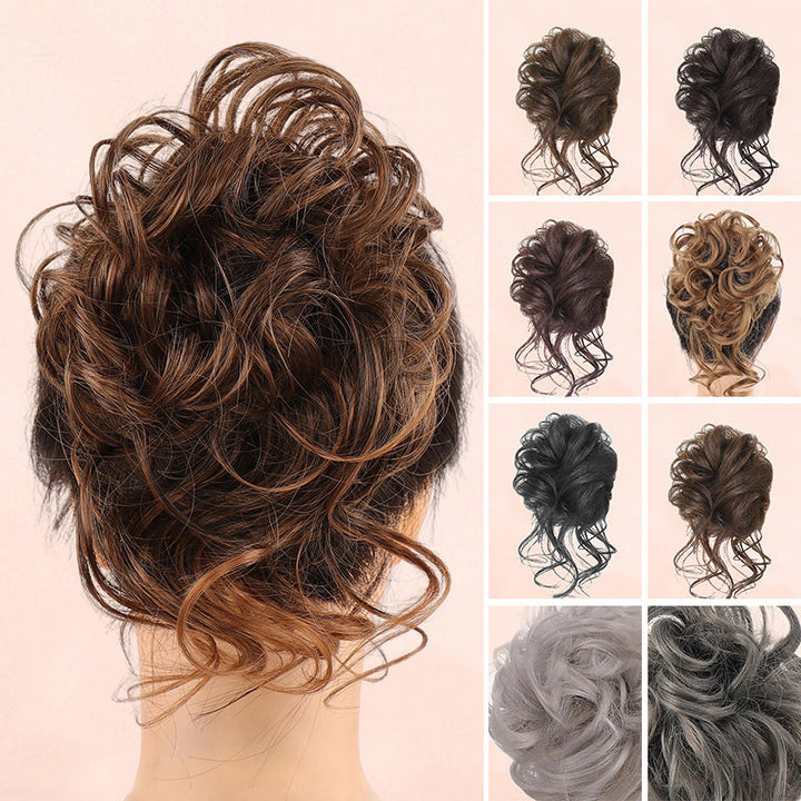 "Justerbar hårstycke för kvinnor, messy bun i syntetmaterial, ger voluminös look i brun och kastanjfärg."