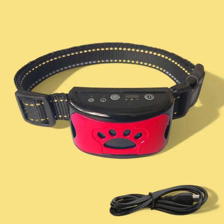 "Justerbart antiskällhalsband för hund i svart, med milda vibrationer och ljud för effektiv skällkontroll."