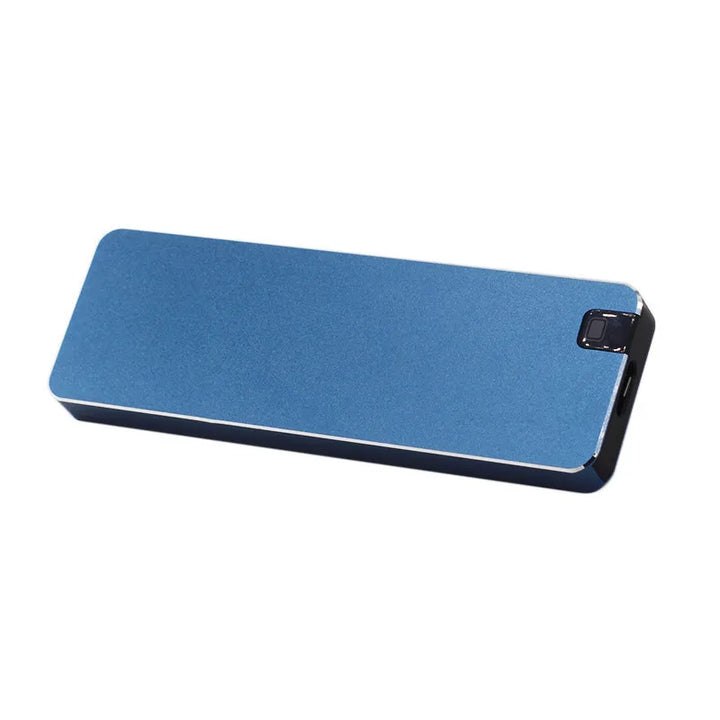 "Kompakt bärbar SSD hårddisk, snabb USB 3.2, tillgänglig i blått, grått, rött, minimalistisk design, kapacitet 1TB till 8TB."