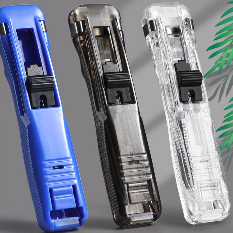 "Kompakt klippautomat i blå och vit färg, ergonomisk design med anti-skid funktion för kontor och hem."