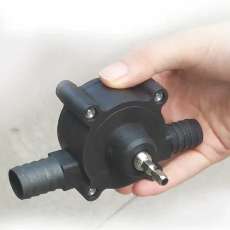 "Kompakt svart självsugande borrpump för effektiv vätskeöverföring i DIY-projekt med kompakta mått och hög prestanda."