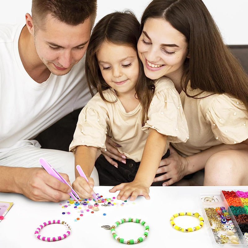 "Komplett DIY kit med 5520 färgglada polymerlerpärlor och verktyg för armbandstillverkning, för vuxna och barn."