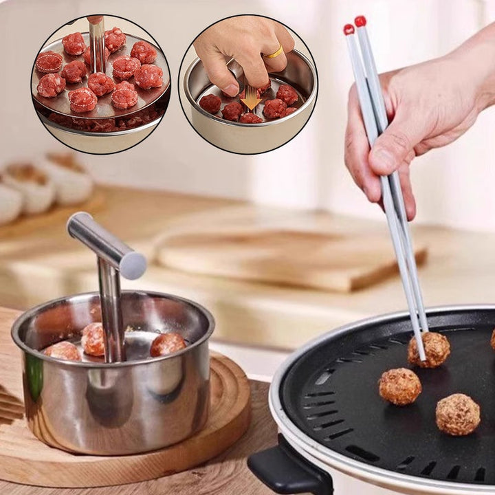 "Köttbullsformare i rostfritt stål, med elegant design, visar köttbullar formade snabbt och enkelt. Perfekt för köksentusiast