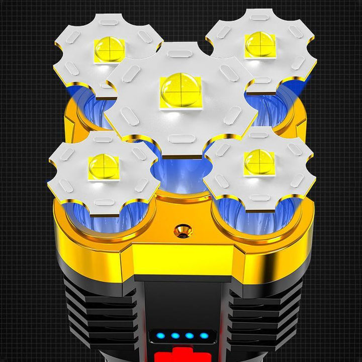 "Kraftfull vattentät ficklampa med stark ljusstyrka, ABS-konstruktion och USB-laddning för utomhusäventyr."