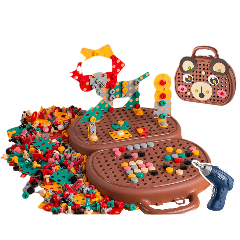 "Kreativ verktygslåda för barn, fylld med färgglada byggdelar och verktyg; perfekt för rolig och lärorik lek."