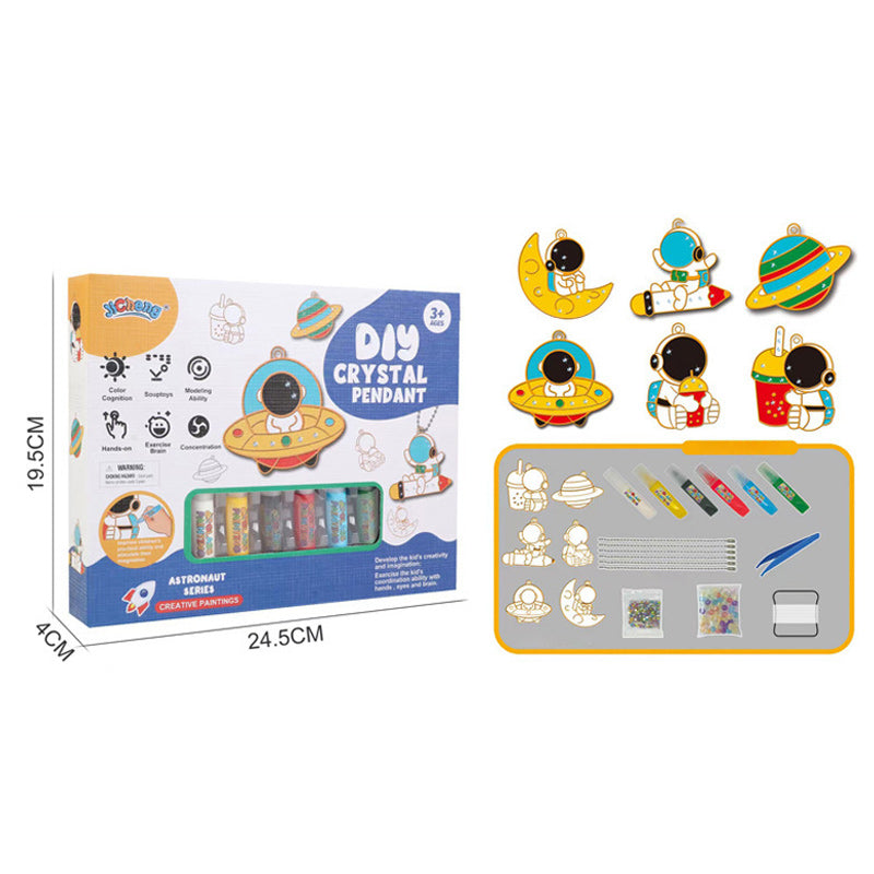 "Kristallmålning DIY Kit med 6 färgglada hängen, barn som skapar konstverk och dekorerar med diamanter."