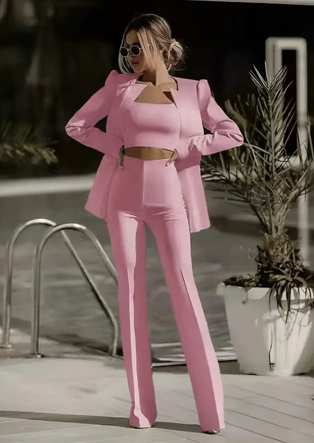 "Kvinnors 3-delad set med blazer, topp och byxor i vitt, grönt, rosa för elegant och mångsidig stil."