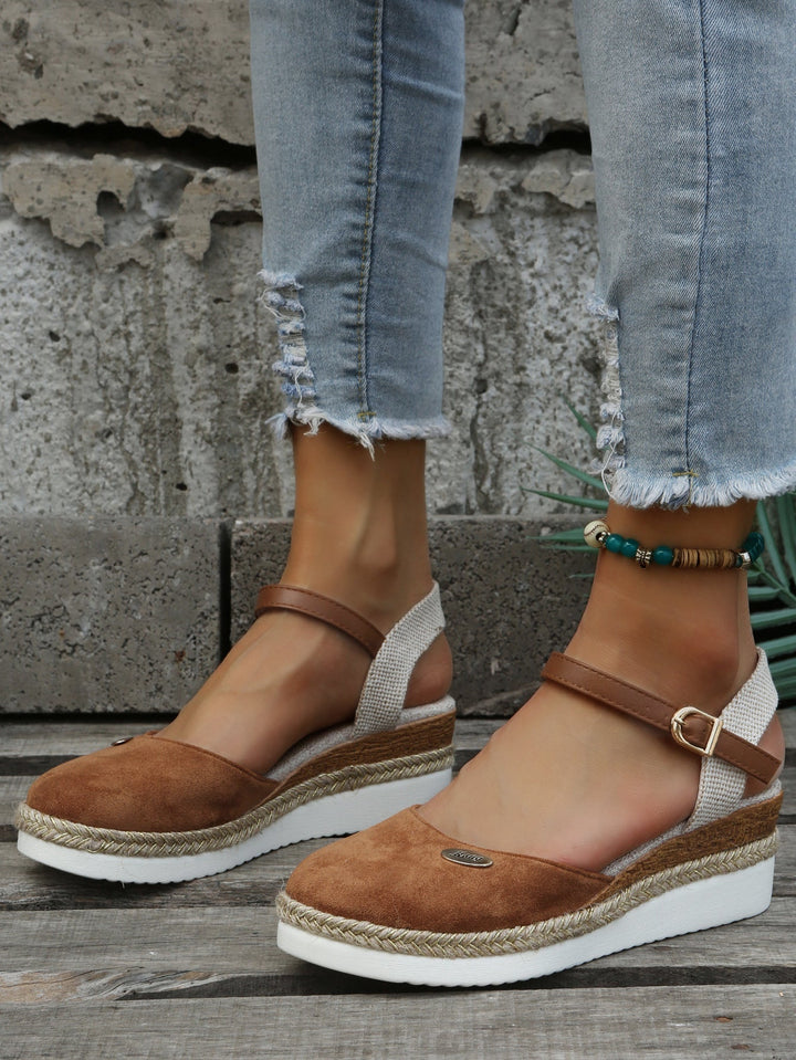 "Kvinnors bomull espadriller i neutral färg, elegant och bekväm design, tillgänglig i storlekar 35-42."