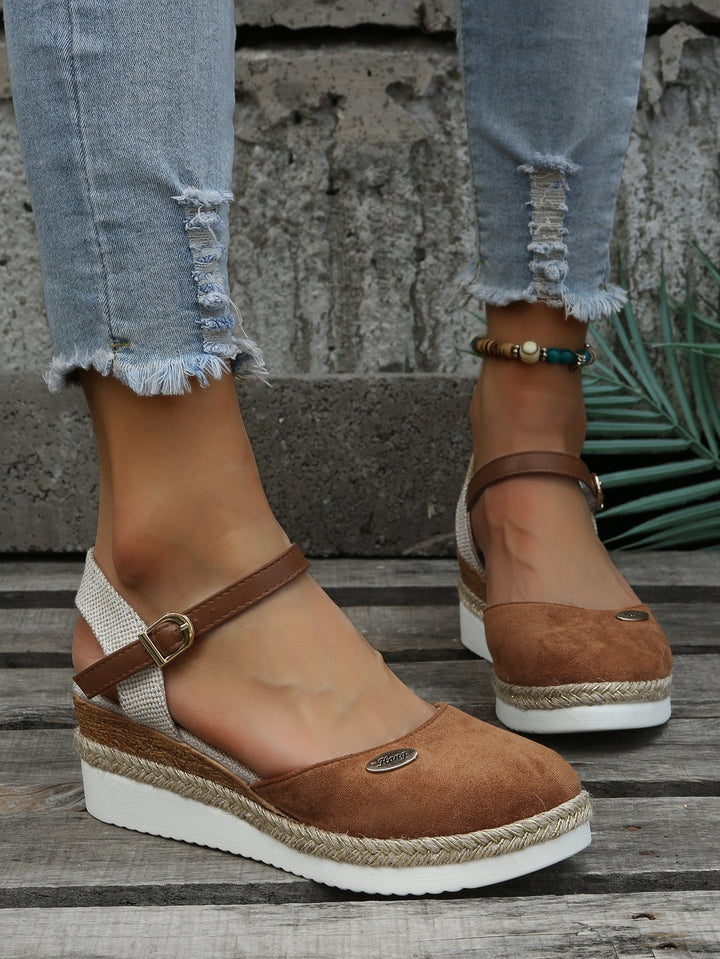 "Kvinnors bomull espadriller i neutral färg, elegant och bekväm design, tillgänglig i storlekar 35-42."