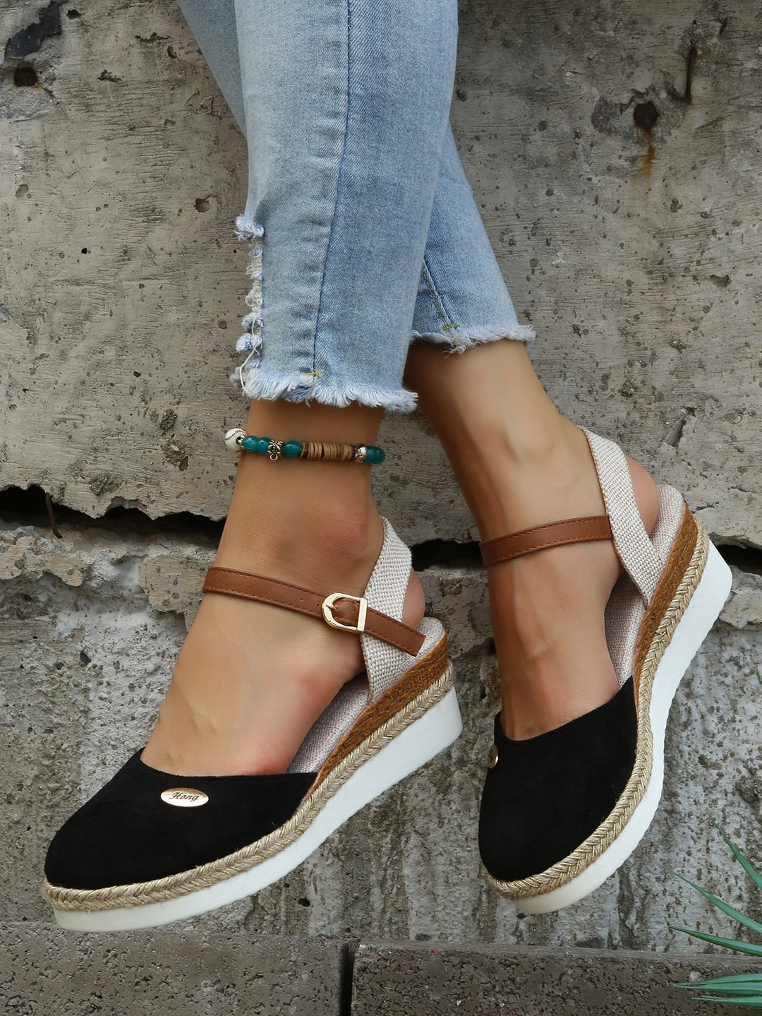 "Kvinnors bomull espadriller i neutral färg, elegant och bekväm design, tillgänglig i storlekar 35-42."