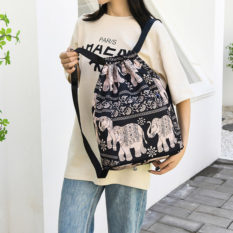 "Kvinnors hopfällbar dragsnöre sportryggsäck, stor kapacitet, elefantmönster, vattenavvisande nylon, justerbara remmar."