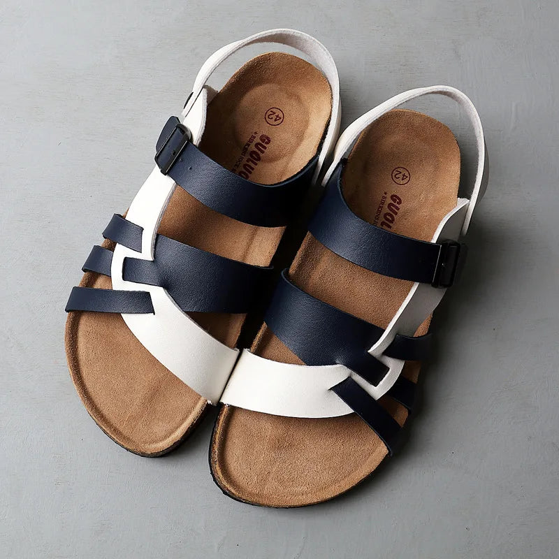 "Lätta, stiliga sandaler i blått med andningsbart material för sommaräventyr. Perfekt för strandpromenader."