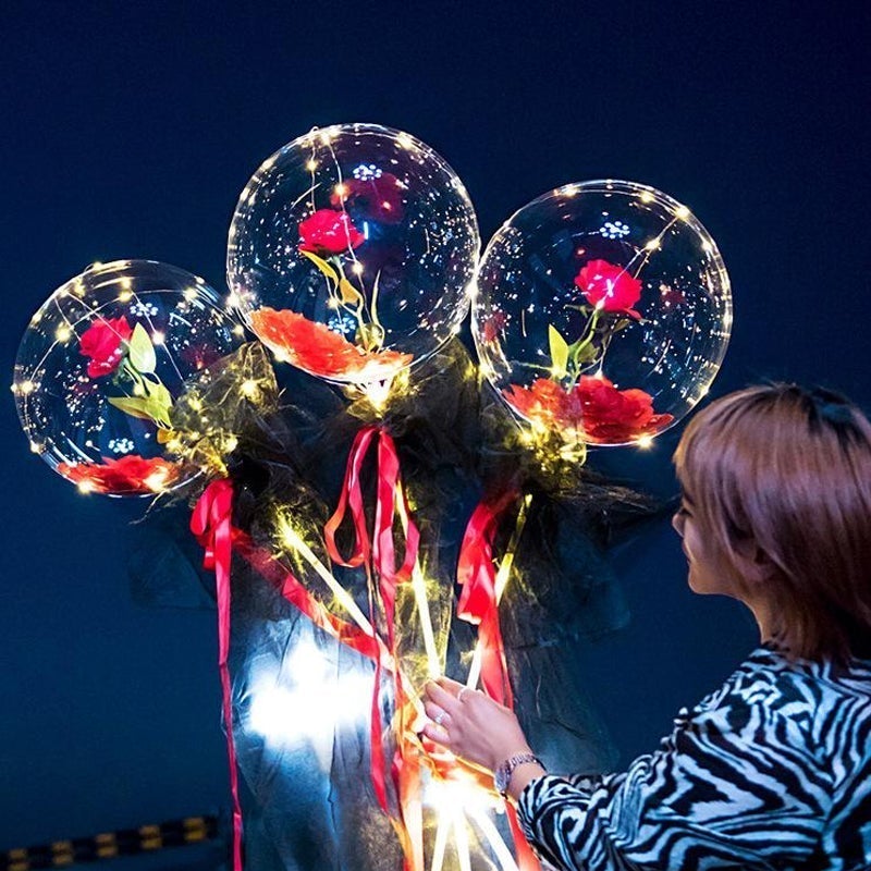 "LED-ljusballongbukett med färgglada rosor, konstgjorda blommor och glödande LED-ljus, visuell festdekoration för romantiska 