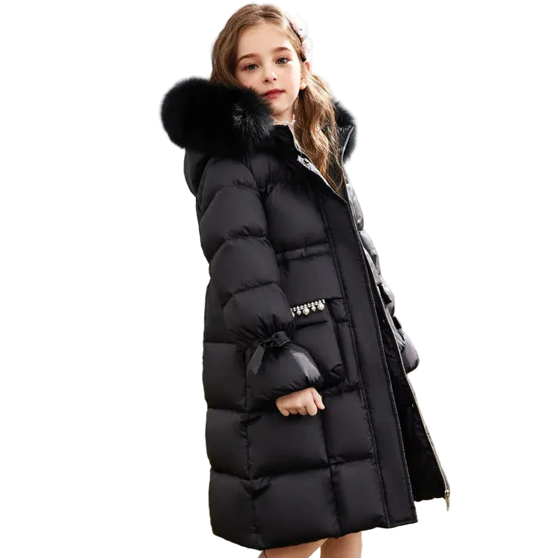 Lila flickors vinterjacka med huva och dragkedja, perfekt för lek i skolan eller utomhus. Varm & andningsbar.