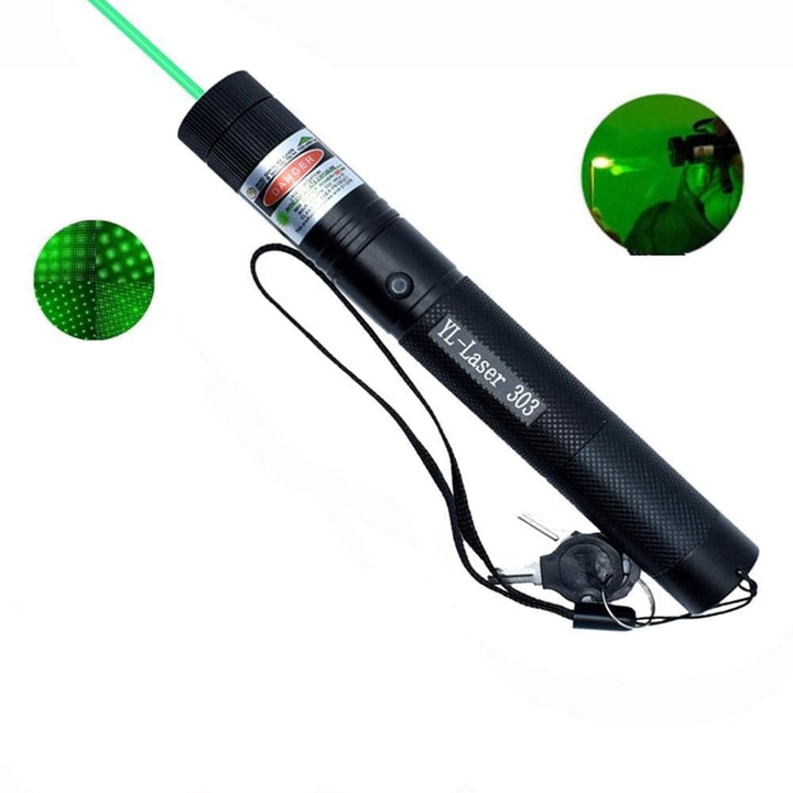 "Ljusgrön kraftfull Laserpekare 303 med robust design och lång räckvidd för presentationer och stjärnskådning."