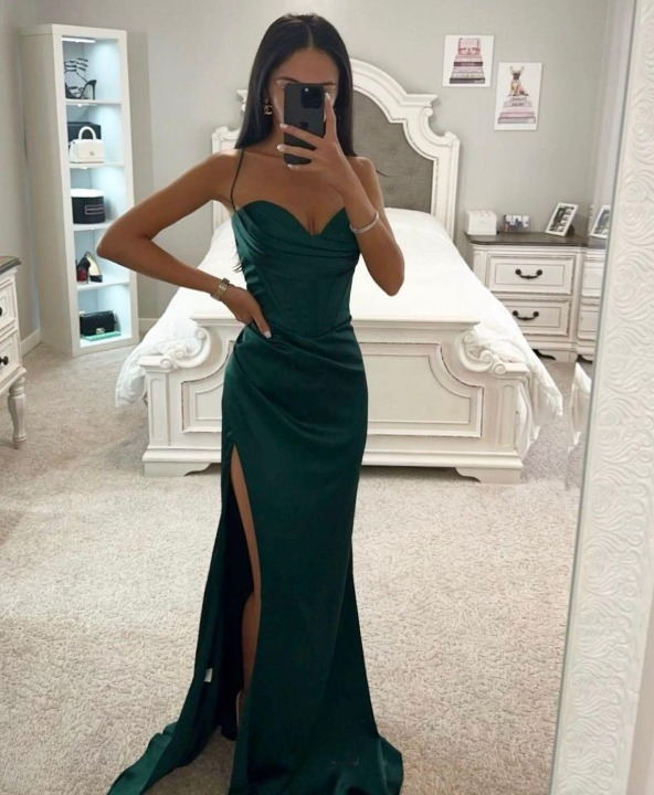 Alouette Satin Klänning | Eleganta Aftonklänning