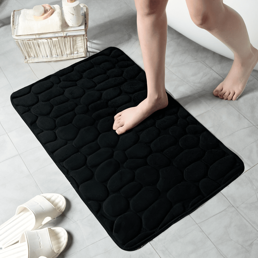 "Lyxig halkfri badmatta, brun, 40x60 cm, flanell och memory foam, säker och stilren, i elegant badrumsmiljö."