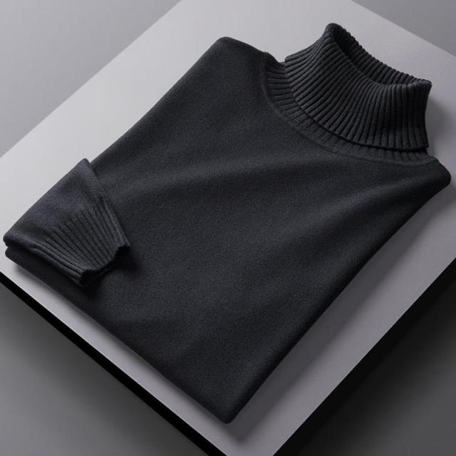 "Lyxig polotröja i mjukt premiummaterial, tidlös design, flera färger såsom grå, svart och vit för mångsidig stil."