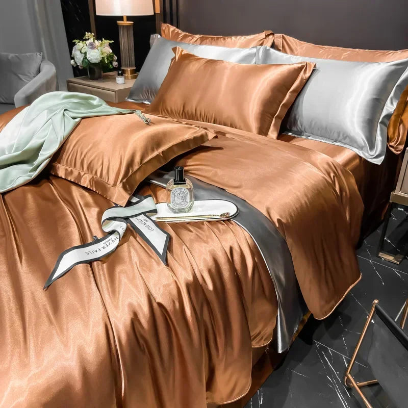 "Lyxigt silkebäddsset med elegant glans och mjuk textur, perfekt för komfort och stil i ditt sovrum."