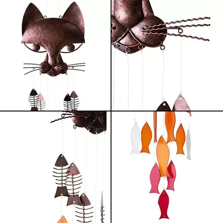 "Metallisk vindspel med katt och fiskdesign, detaljrikt konstverk för trädgård eller terrass. Vattentålig och elegant."