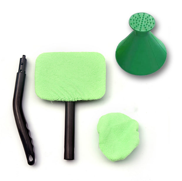 "Mikrofiber fönsterrengörare med plasthandtag, idealisk för bil- och hemmavindor, når svåråtkomliga hörn utan ansträngning."