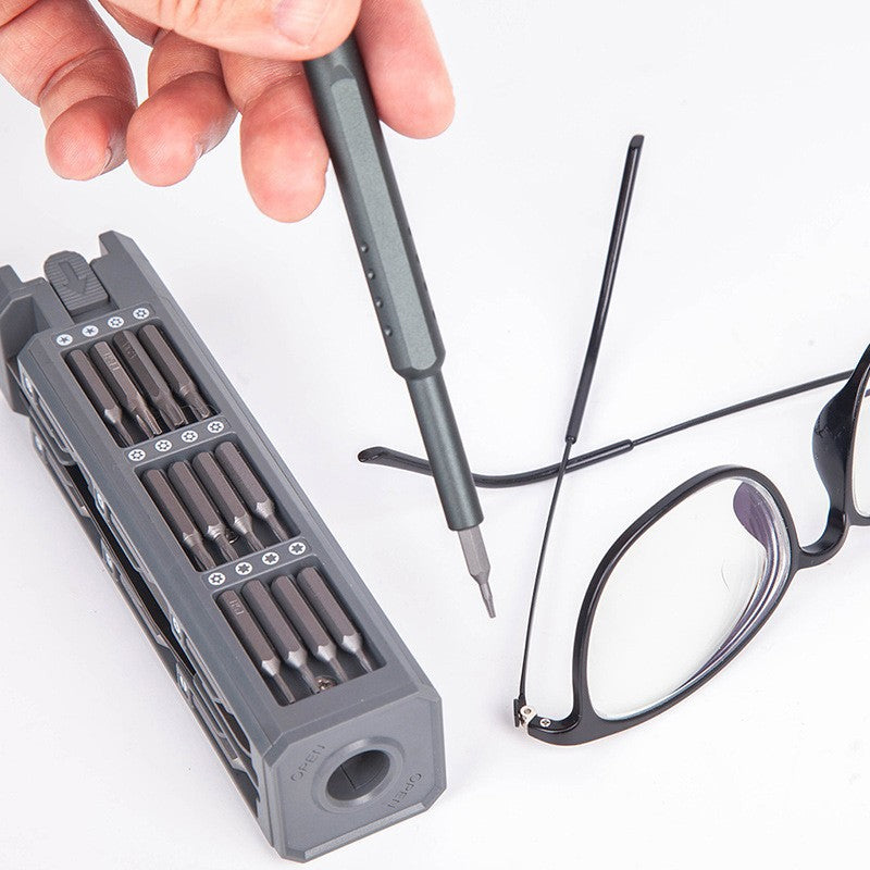 "Mini Skruvmejselsats med elektriska och manuella mejslar i metall, magnetiskt fodral och LED-belysning, perfekt för precisio