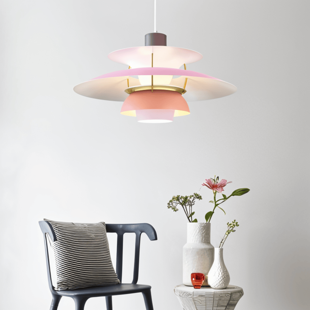 "Minimalistisk nordisk taklampa i metall, blått/grått, rund design, för elegant modern belysning i hemmet."