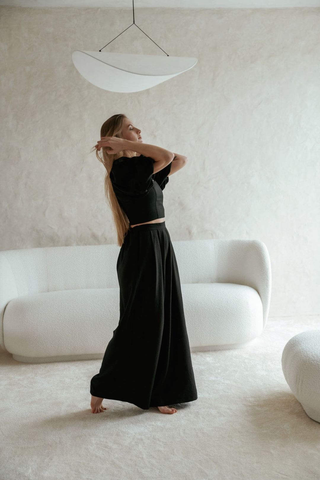 Modern taklampa, molnliknande design, mjukt ljus, elegant & avslappnande.