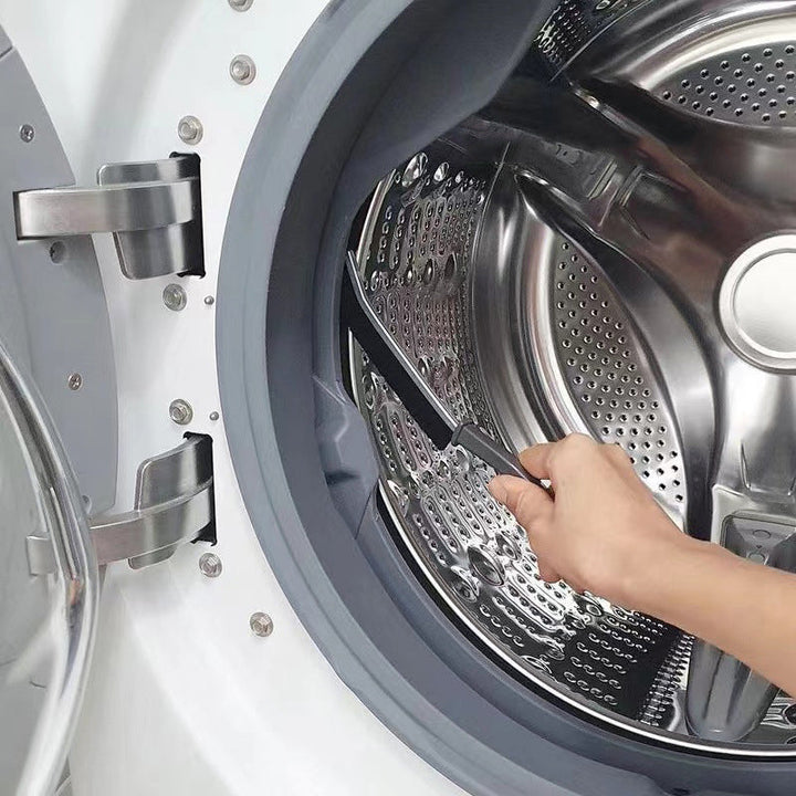 Multifunktionell rengöringsborste med robusta borst och ergonomiskt handtag för svåråtkomliga ytor; perfekt för hem och bil.