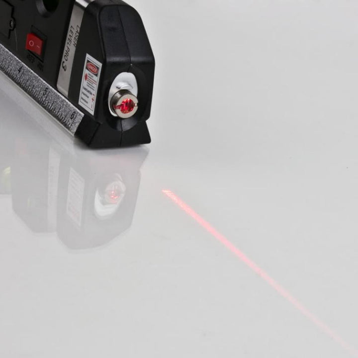 "Multifunktionellt svart laser vattenpass med måttband, kompakt design, precis rätt för noggranna mätningar inom DIY."