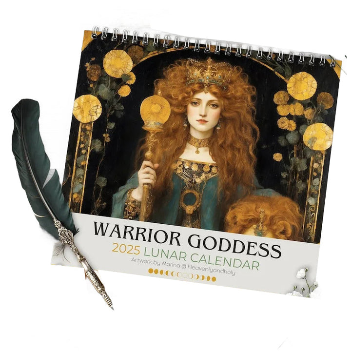 "Mystisk Art Nouveau Månfaskalender 2025 med gotiska illustrationer, FSC-certifierat papper, väggkonst och månfaser."