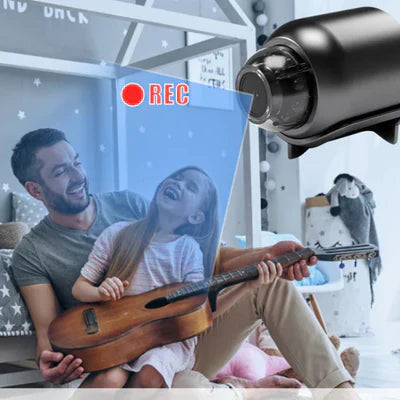 "NanoVision 4K Mini Spionkamera, kompakt svart design med HD nattvision och rörelseupptäckning för diskret övervakning."